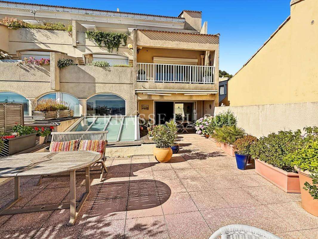 Appartement à MARSEILLE-8E