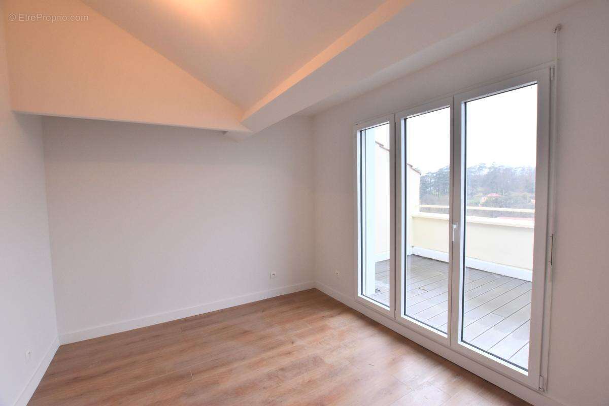Appartement à TASSIN-LA-DEMI-LUNE