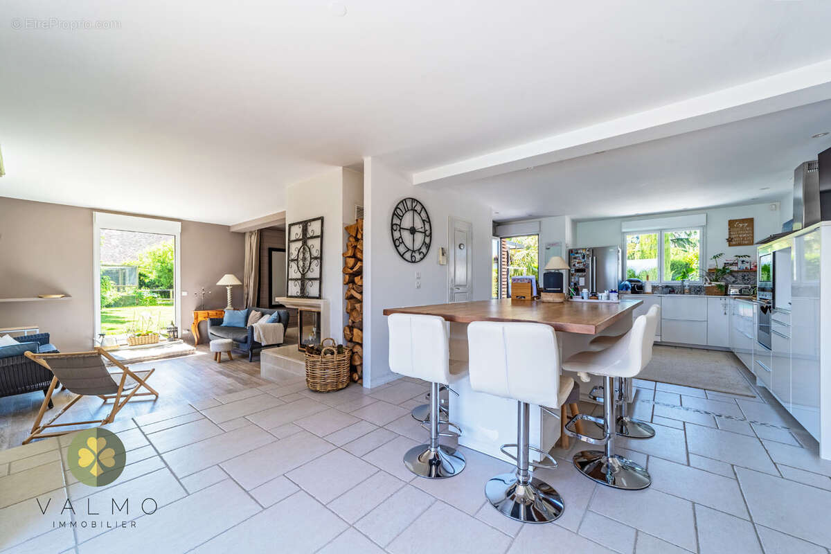 Maison individuelle 'coup de coeur' avec piscine en centre village - photo 12