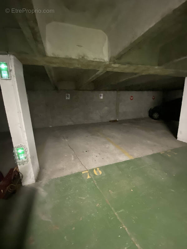 Parking à SAINT-ETIENNE