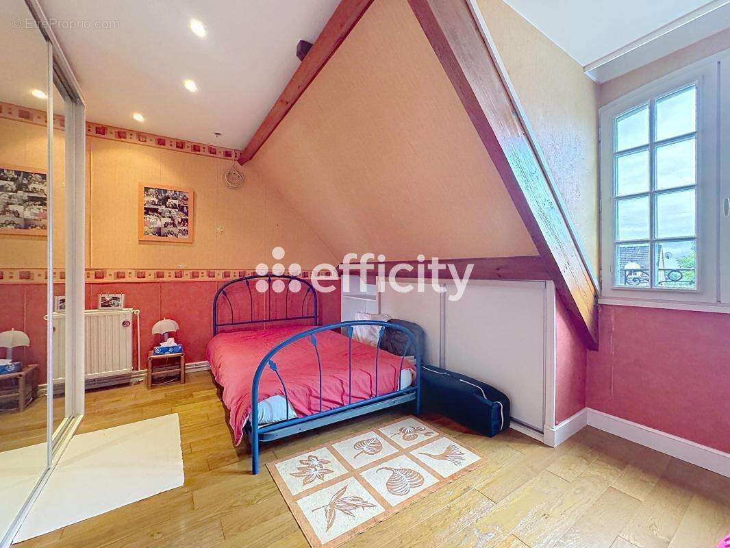 Maison 153 m² à Chevry-Cossigny  - photo 10