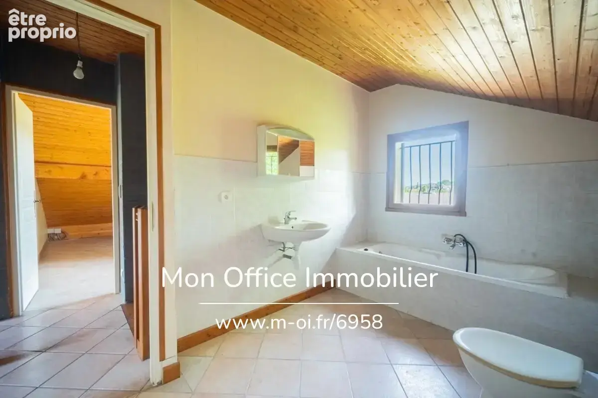 Référence : 6958-TCA. - Maison 5 pièces - jardin plat de plus de 1000m2 - garage - à raffraichir (74330 La Balme de Sillingy sec - photo 13