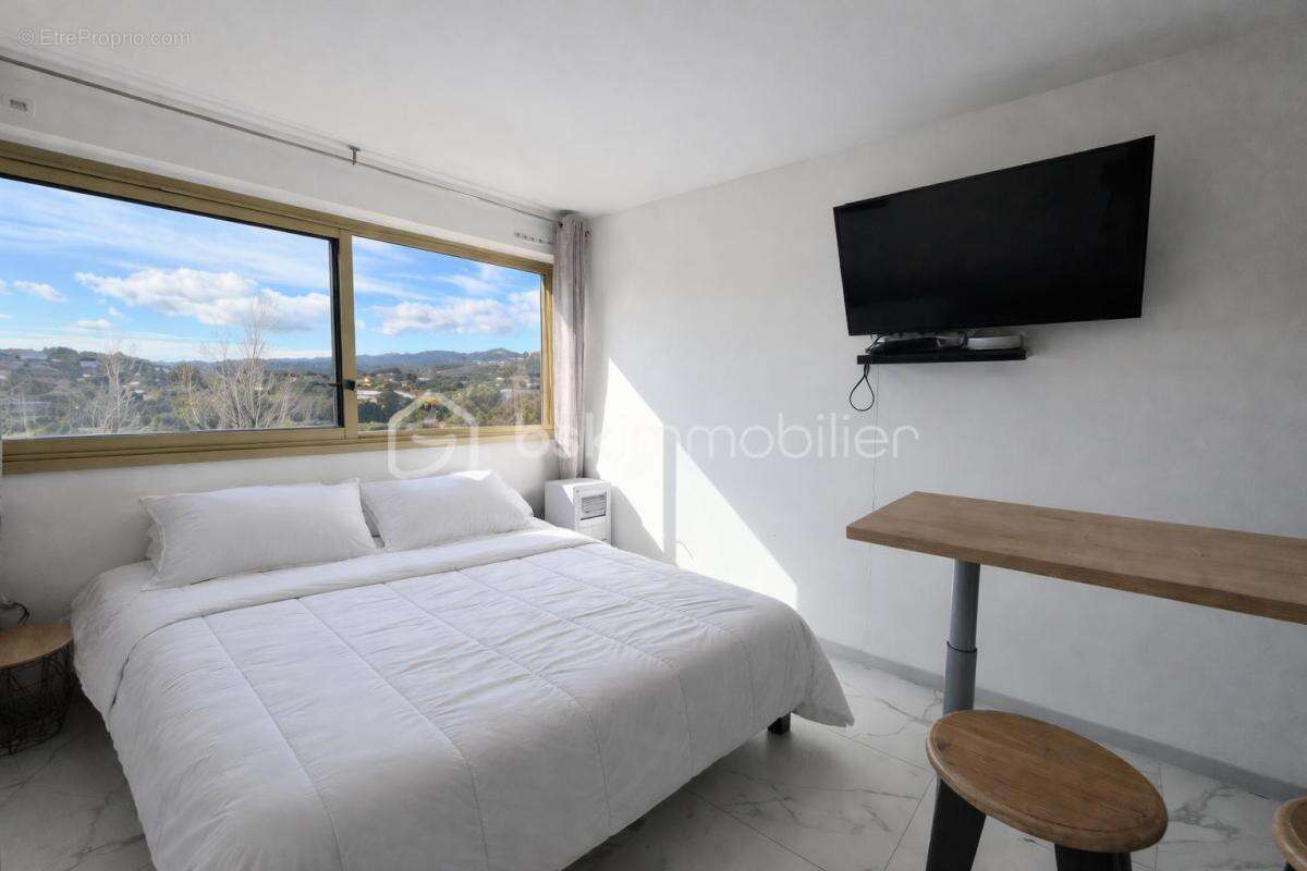 Appartement à MANDELIEU-LA-NAPOULE