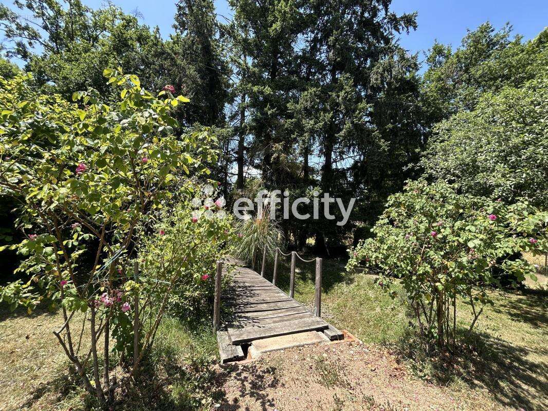 Maison à COMMELLE-VERNAY