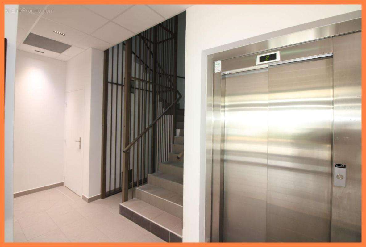 Commerce à MONTLUEL