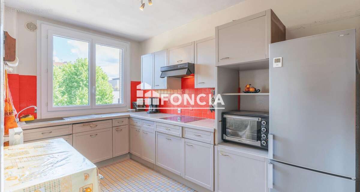 Appartement à LYON-8E