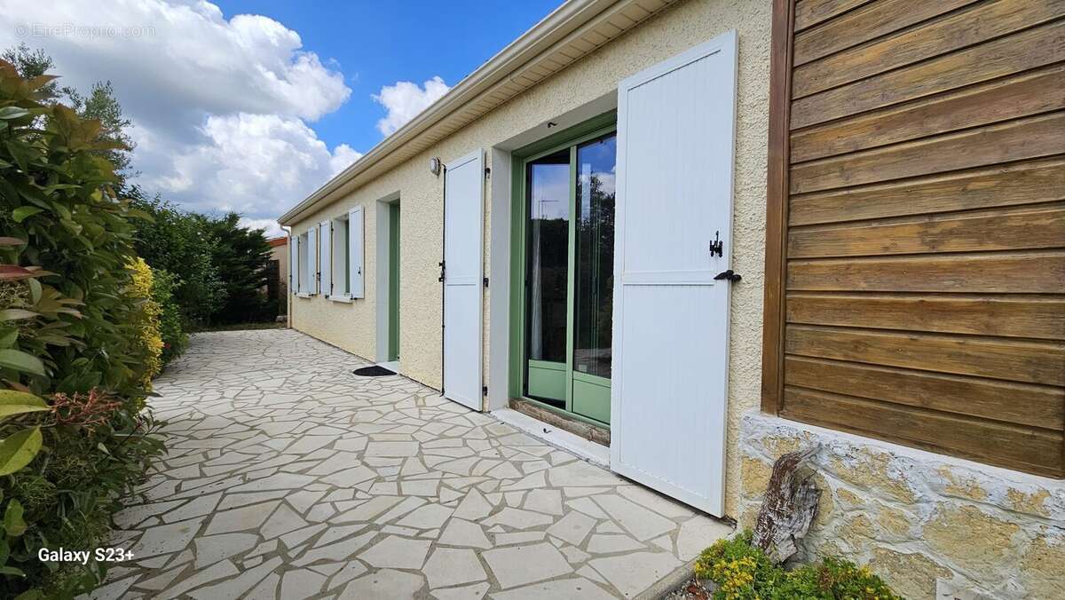 Maison à MAUZE-SUR-LE-MIGNON