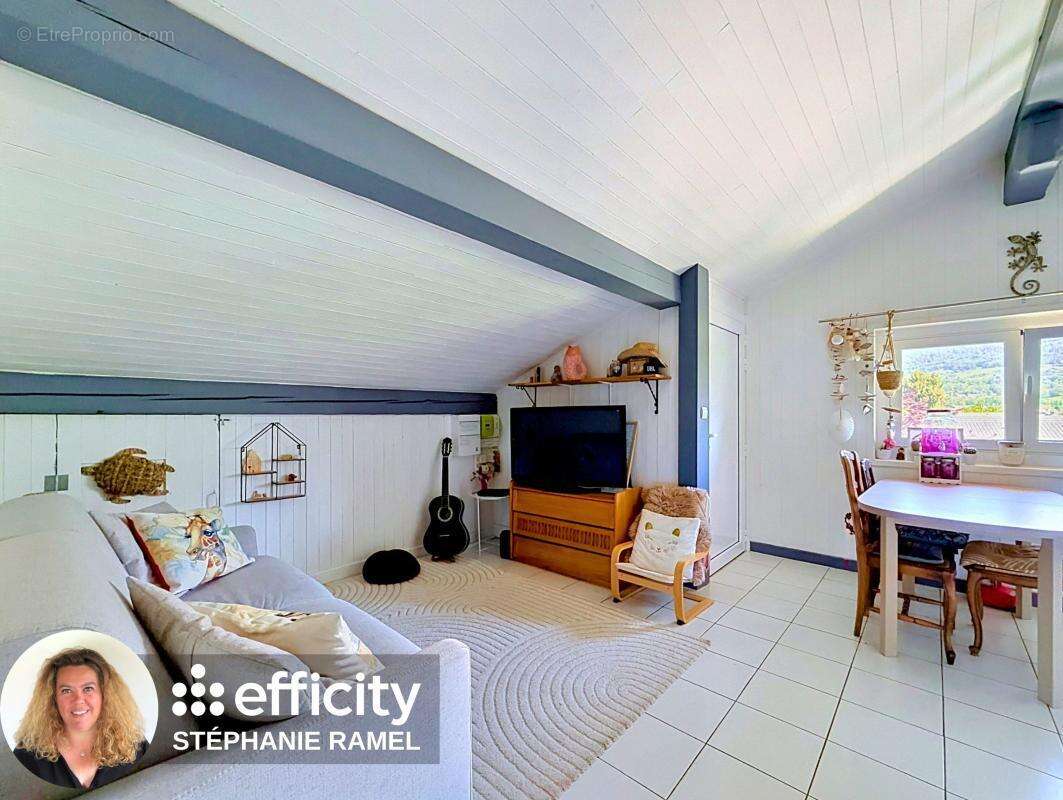 Appartement à MARIGNIER