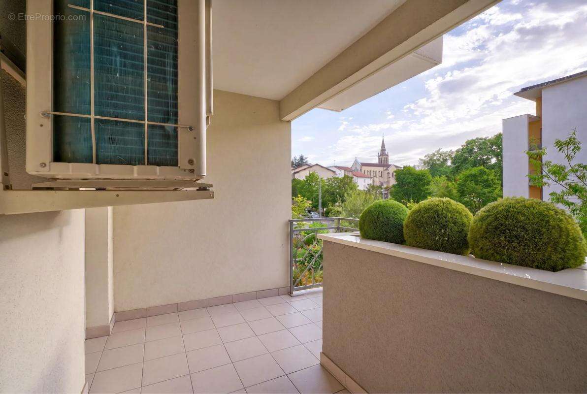 Appartement à SAINT-BONNET-DE-MURE