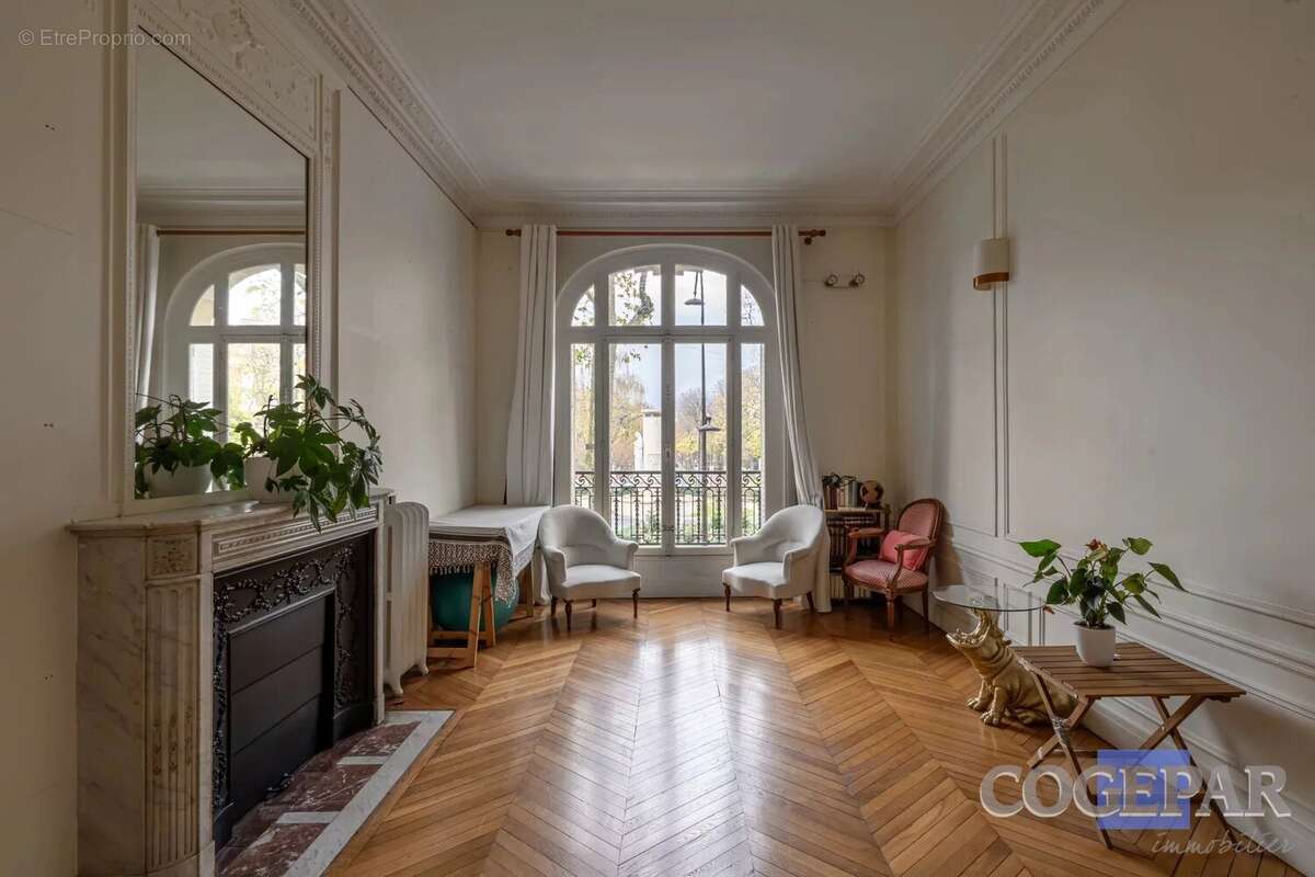 Appartement à NEUILLY-SUR-SEINE