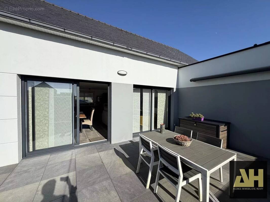 Maison à PLOUGONVELIN