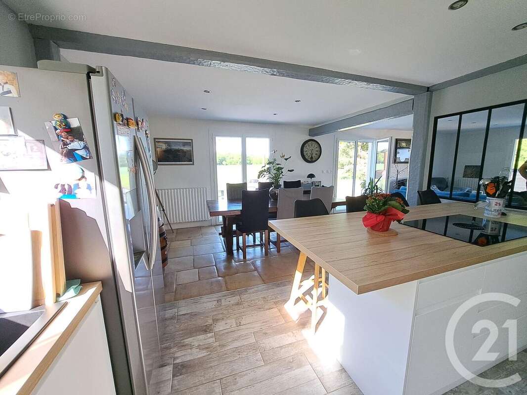 Maison à CHATILLON-LA-BORDE