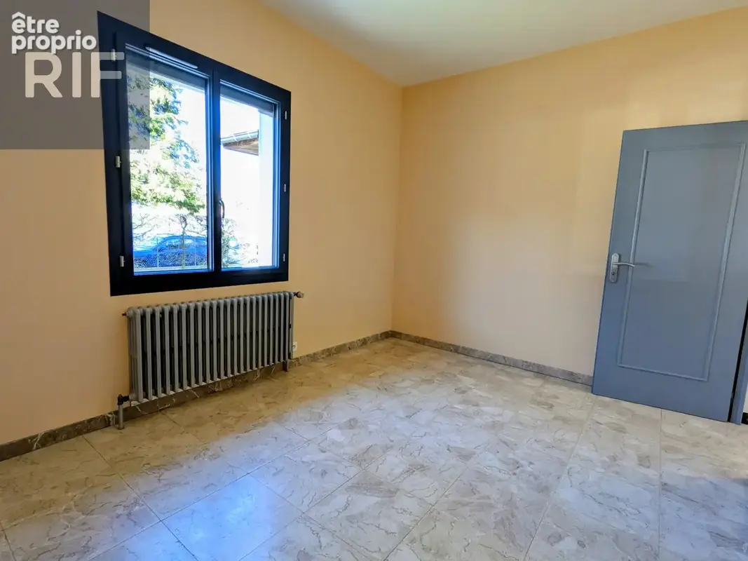 La Tour du Pin : Maison Individuelle de caractère totalement rénovée - photo 10