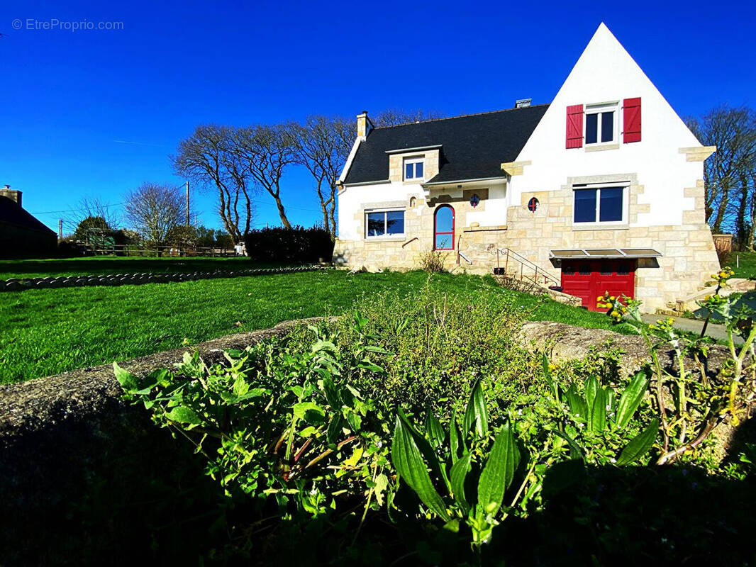 Maison à PLOUEGAT-MOYSAN