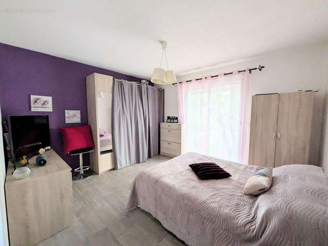 Maison à LE MUY