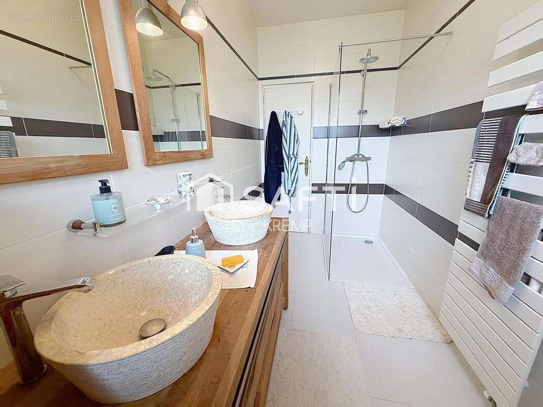 Maison 194 m² à Villers-Saint-Frambourg  - photo 8