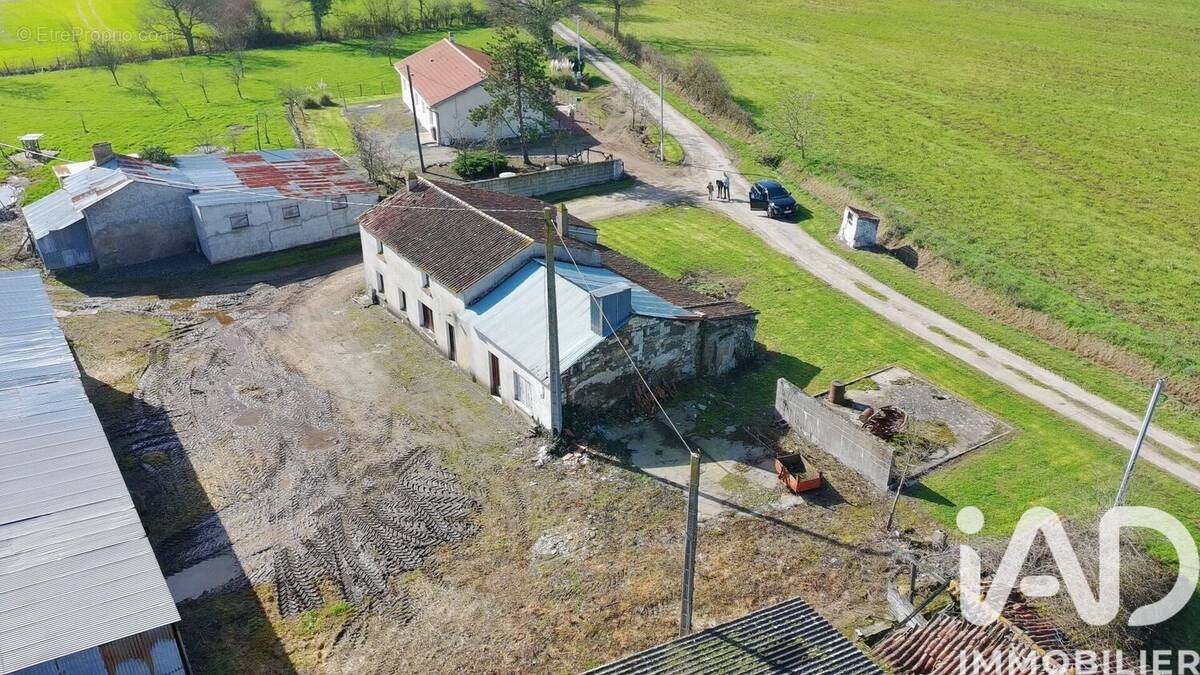 Photo 1 - Maison à CERSAY