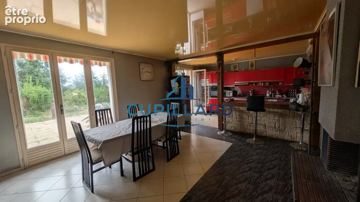 Villa semi-enterrée avec joli terrain arboré - photo 10