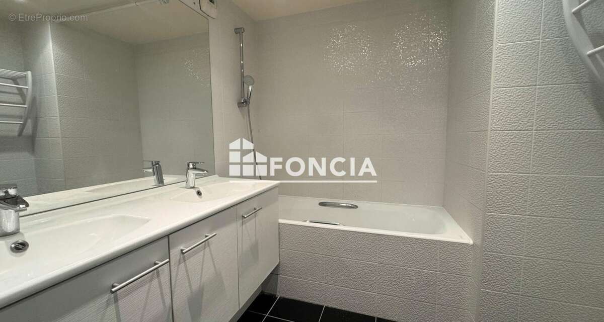 Appartement à LEVALLOIS-PERRET