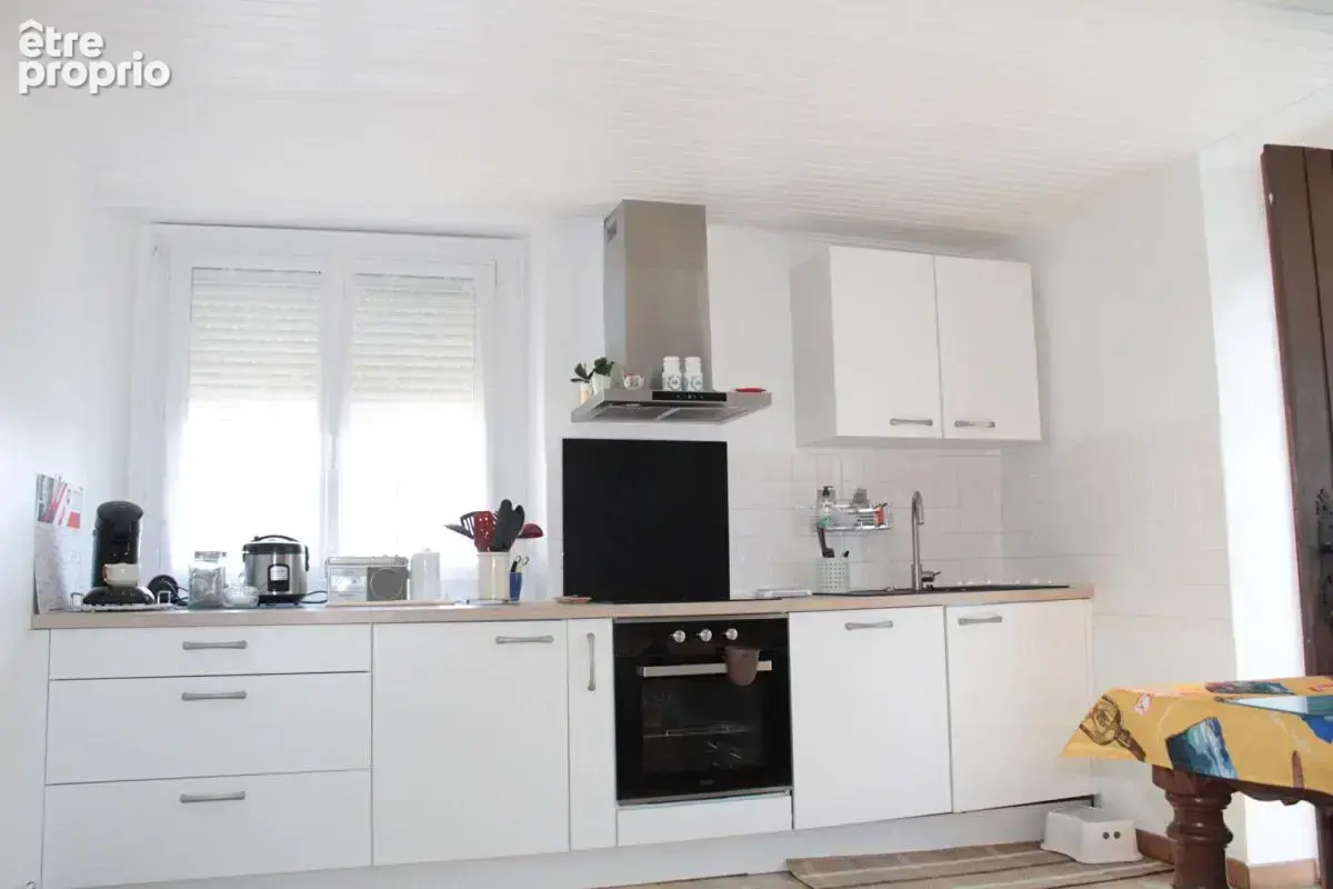 Exclusivité VENTE AUX ENCHÈRES MIZAPRI! Côtes d'Armor 22150 Hénon. Maison de plain-pied, 3 chambres, garages, terrain constructi - photo 3