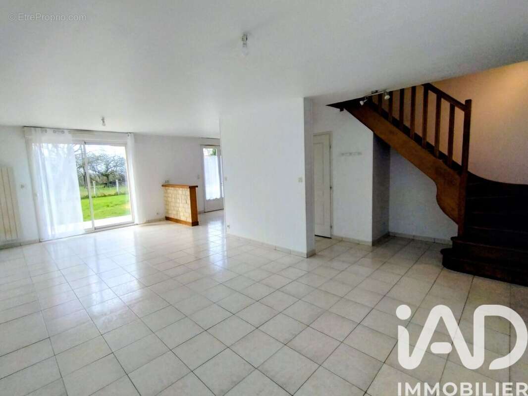 Maison 160 m² à Monhoudou  - photo 4