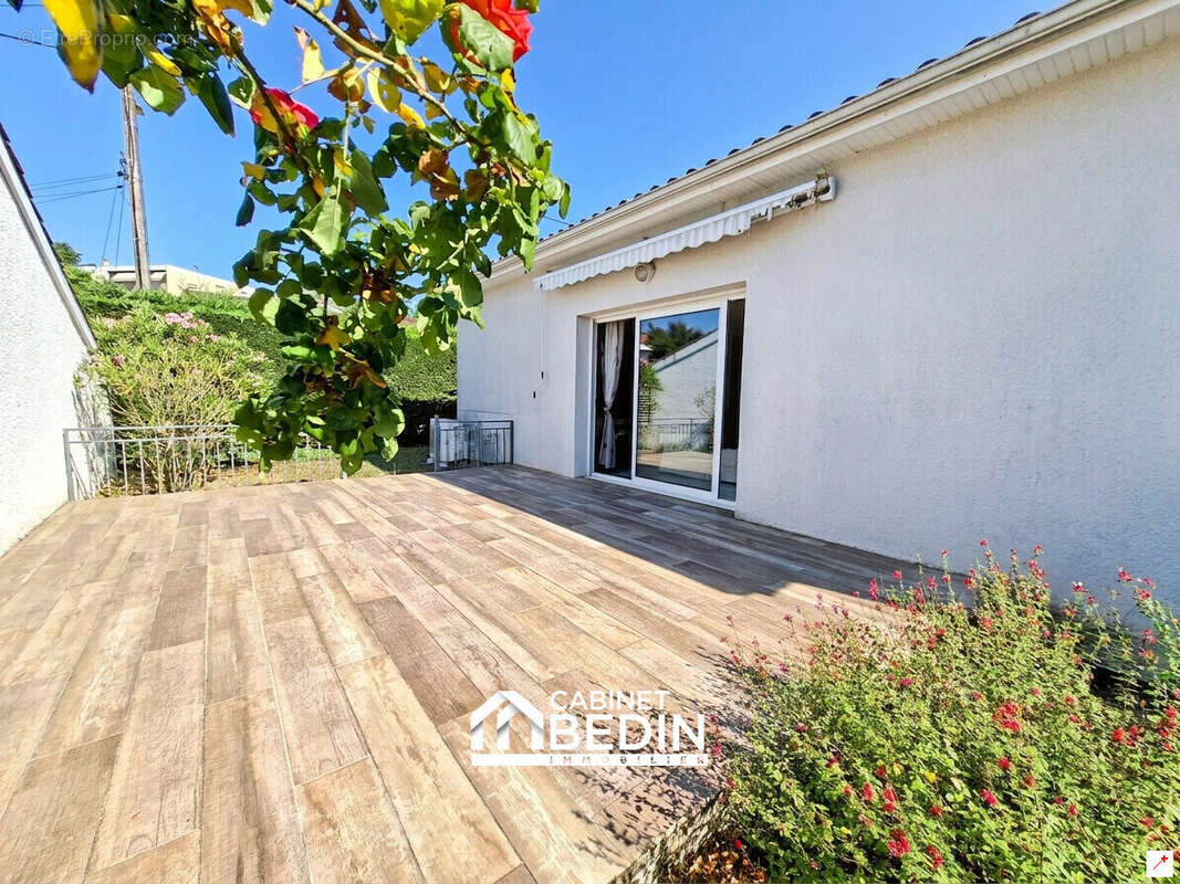 Maison 87 m² à Merignac  - photo 2