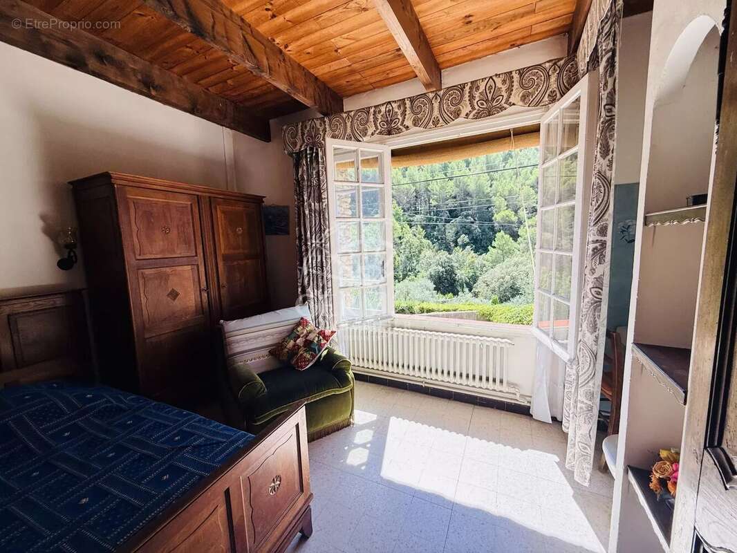 Saumane-de-Vaucluse, en exclusivité, maison de village en pierre de 104 m² avec jardin clos. - photo 7