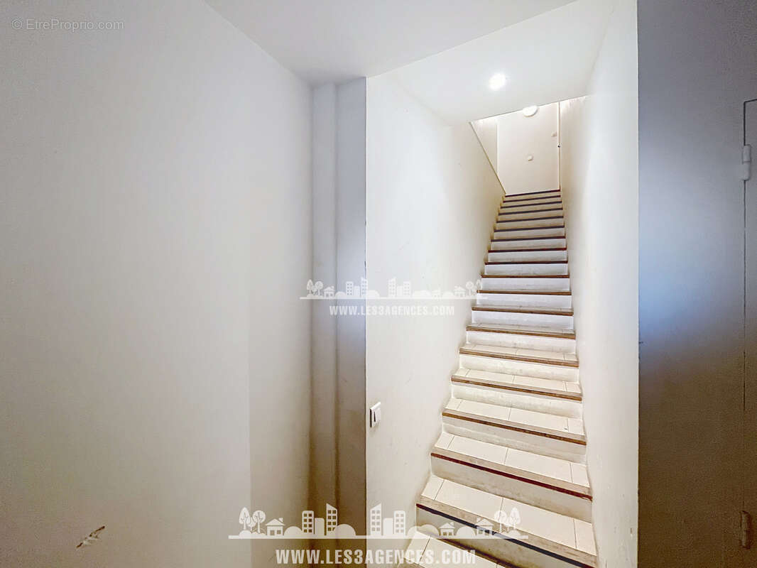 Appartement à COGOLIN