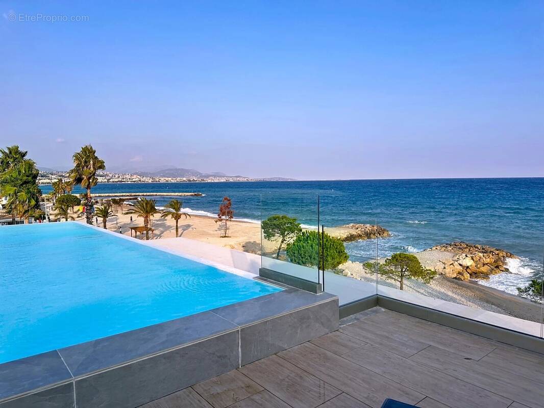 Appartement à VILLENEUVE-LOUBET