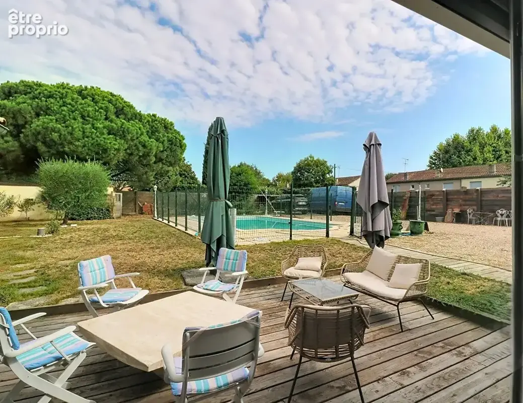 Maison Montpon Menesterol 7 pièce(s) 206 m2 - photo 3