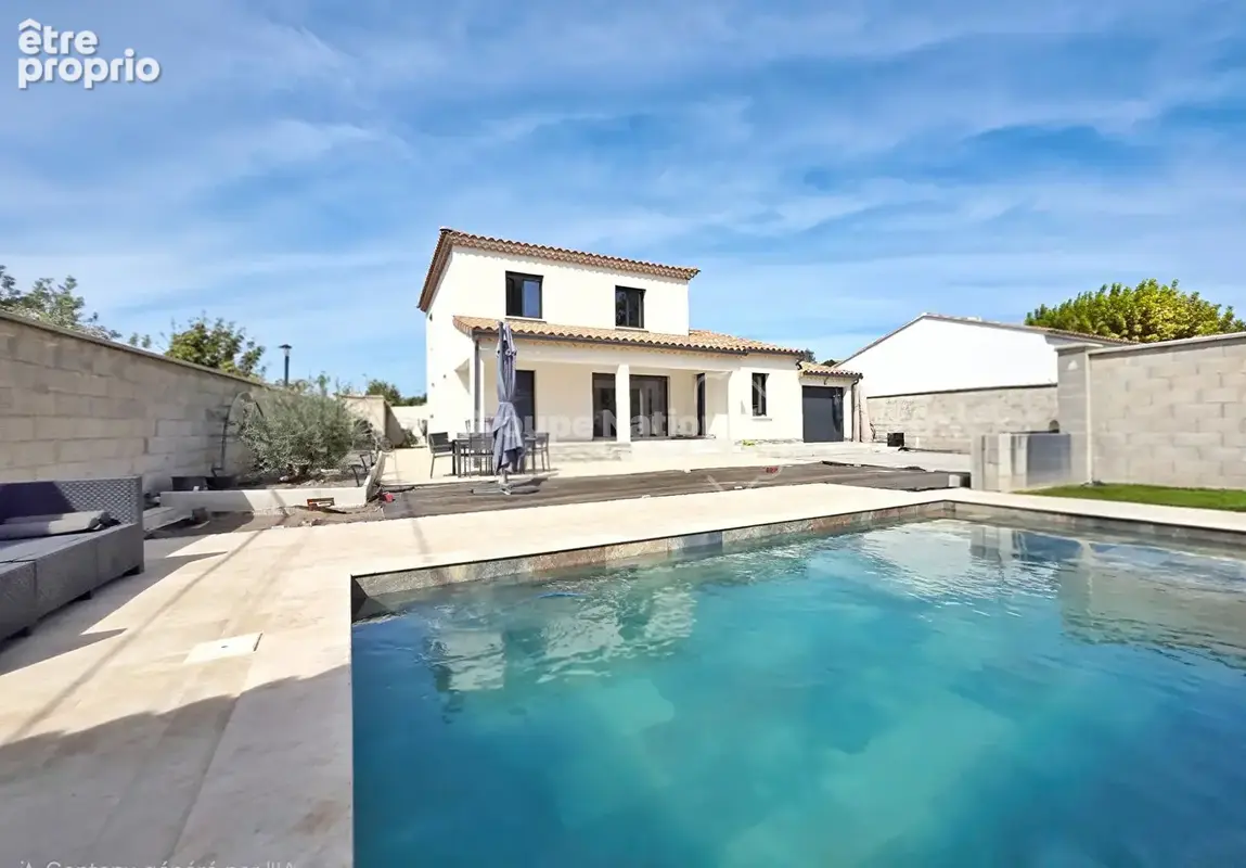 Maison 5 pièces de 142 m² avec piscine, garage et accès au canal ? Saint-Chamas (13250) - photo 1