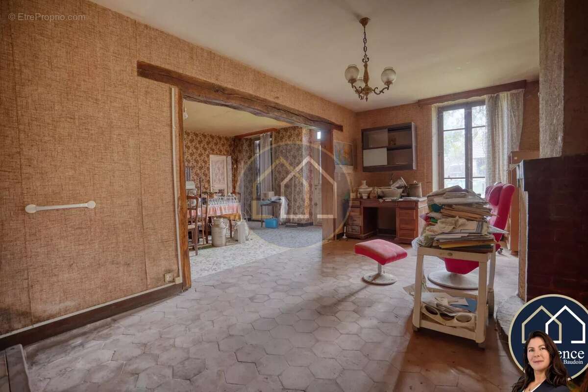 Maison à POIGNY-LA-FORET