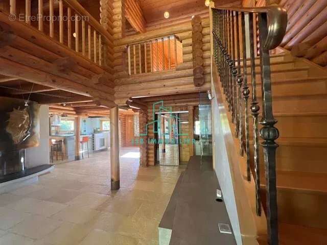 Maison à CHALLES-LES-EAUX