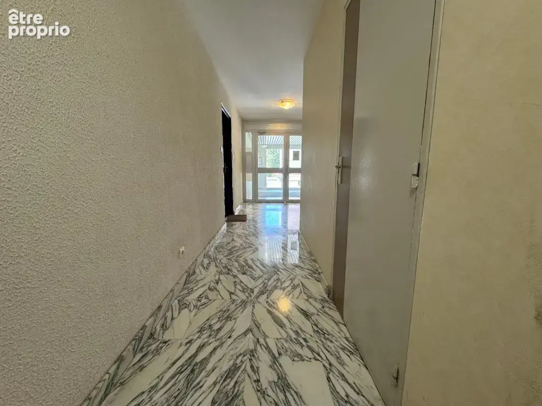 TALANT – Appartement rénové 49,39 m² avec balcon, cave et stationnement libre dans la Résidence - photo 14