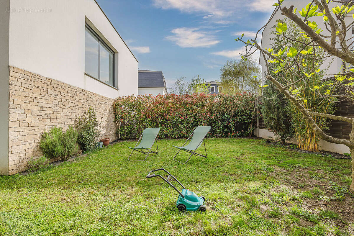 Maison à BRY-SUR-MARNE