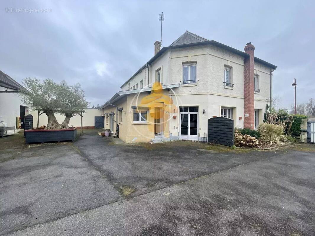 Maison à CHARMES