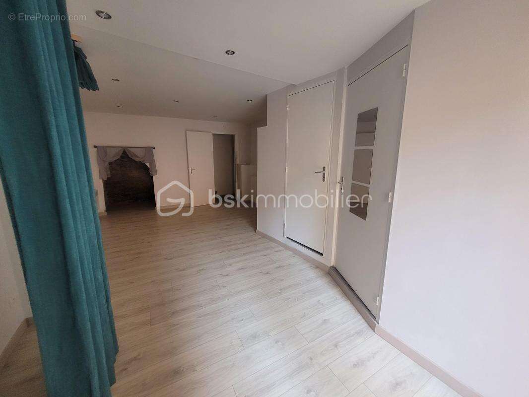 Maison avec terrasse et balcon au cœur de Marguerittes - Calme et confort à votre portée ! - photo 4