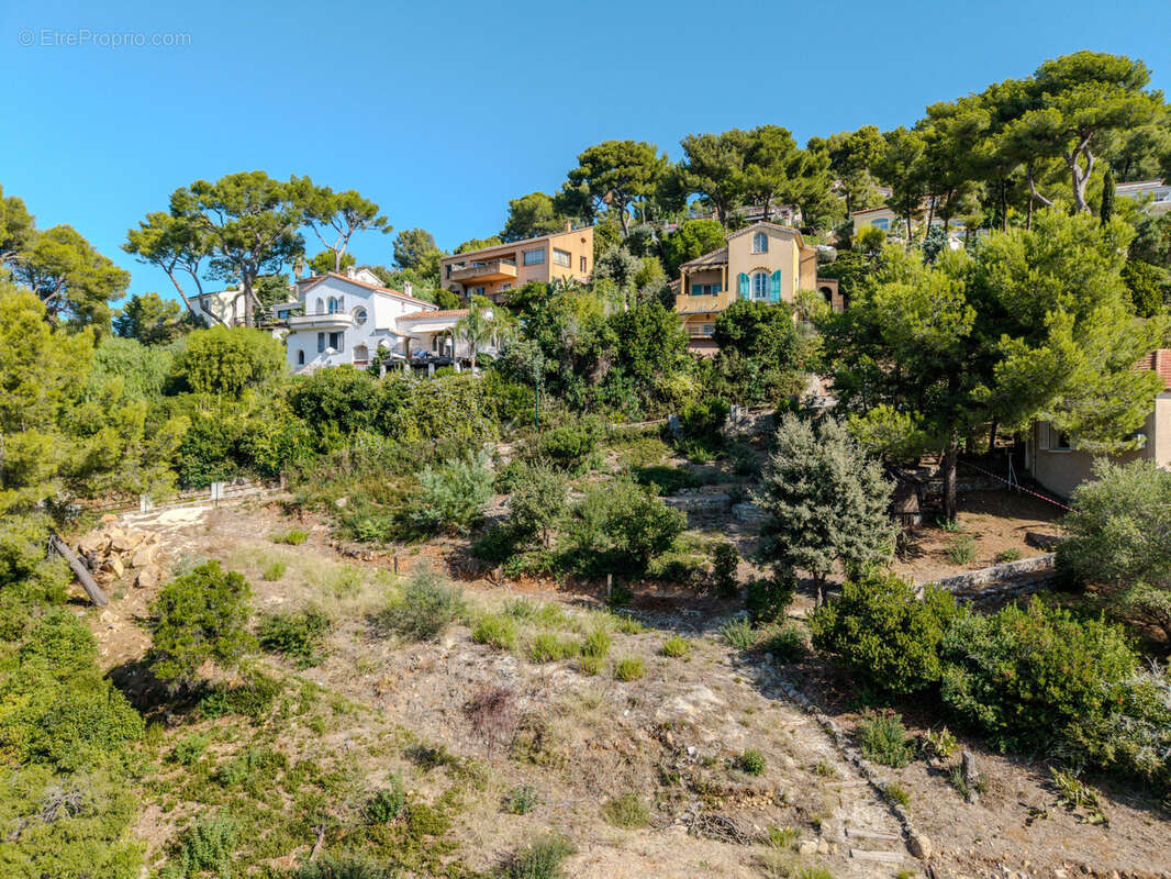 Terrain à CARQUEIRANNE