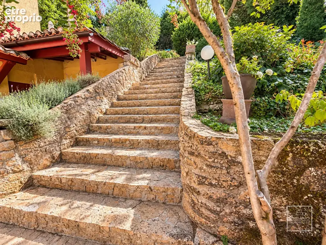Couzon au mont d'or, maison avec vue , piscine, parc de 6000 m² - photo 6