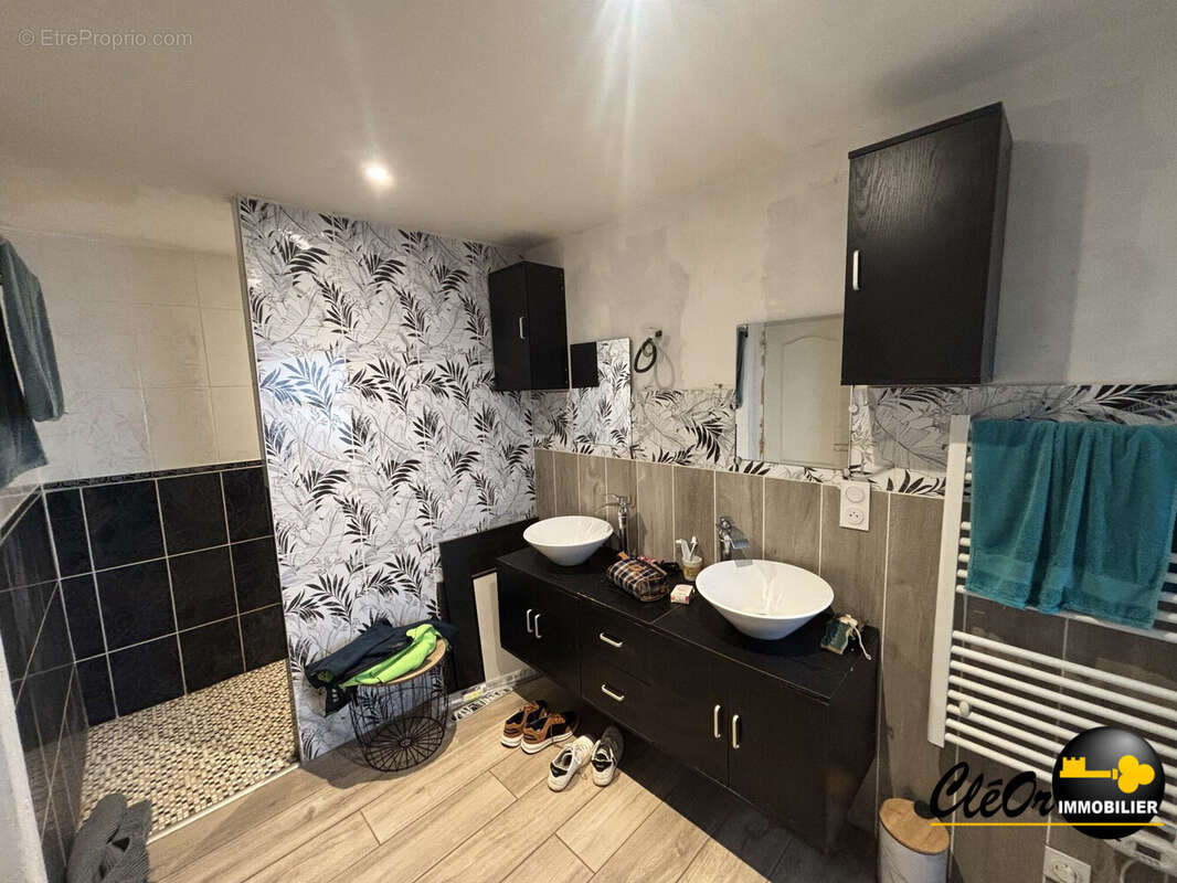 Maison à LA CHAPELLE-SAINT-SAUVEUR