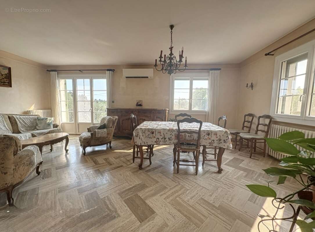 Maison T4 de 102M² avec garage et annexe - photo 2
