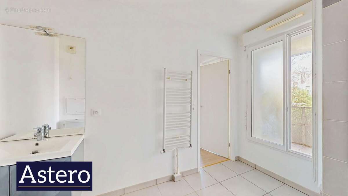 Studio de 31m2 avec terrasse et parking à proximité immédiate du RER C - Asnières-sur-Seine - photo 4