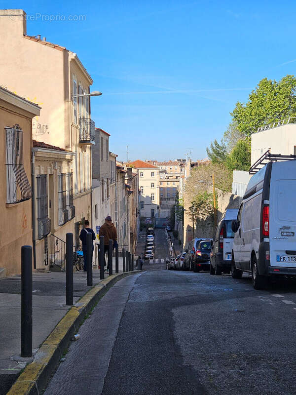 Appartement à MARSEILLE-1E