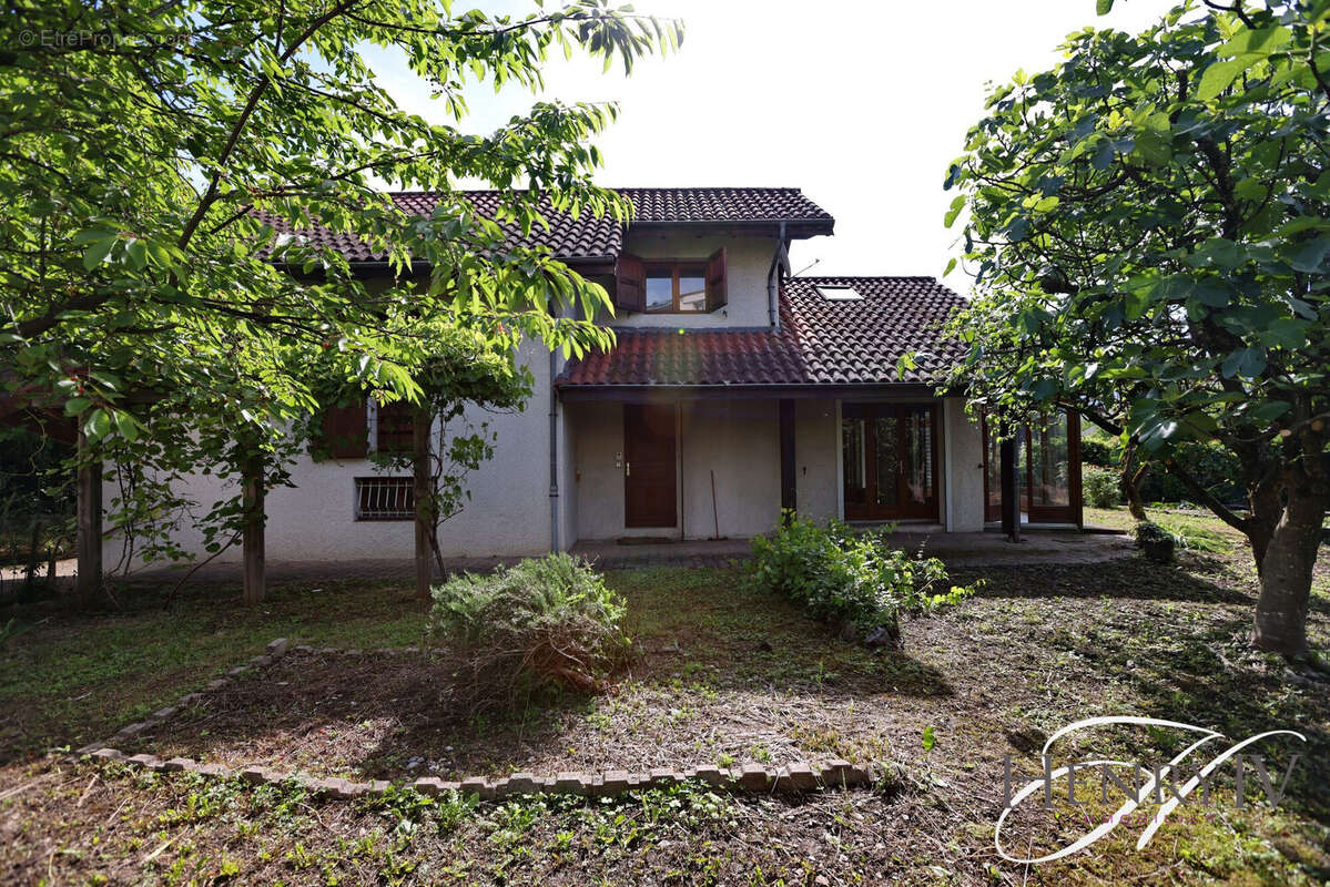 Maison à LA TRONCHE