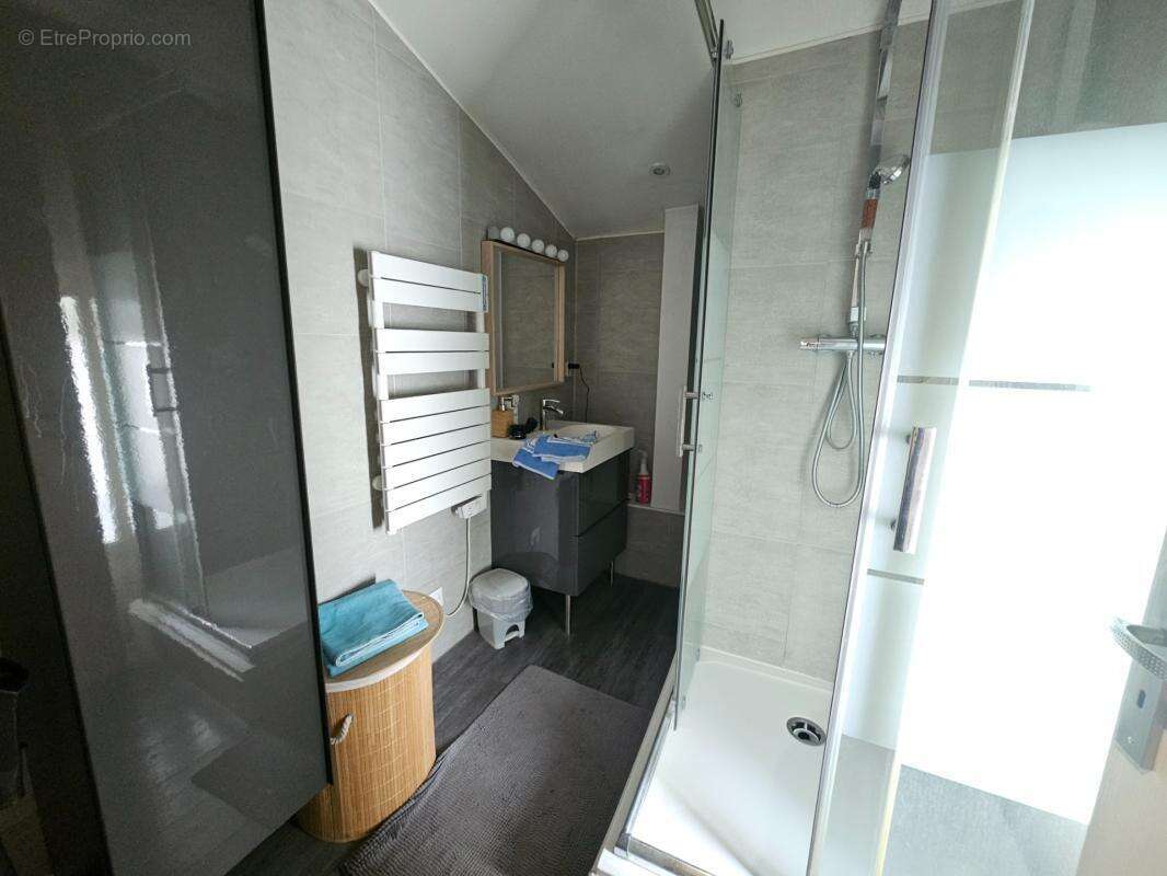 Maison à vendre 90 m2 - 5 pièces- 3 chambres-  ROMAGNAT (63540) - photo 6