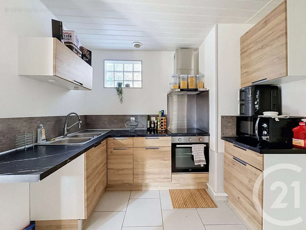 Maison 121 m² à Saint-Phal  - photo 4