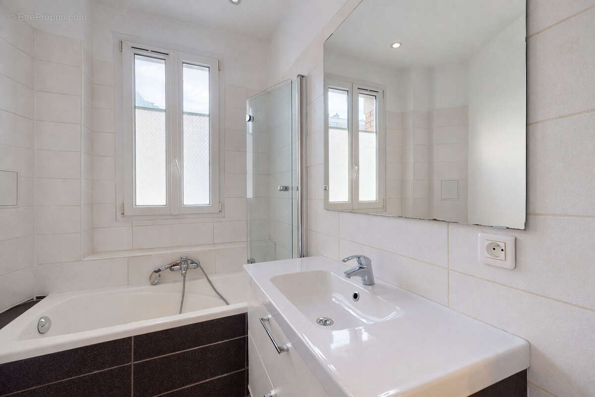 Appartement à PARIS-14E