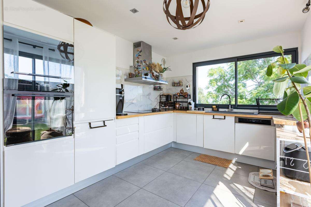 Maison à COURNONSEC