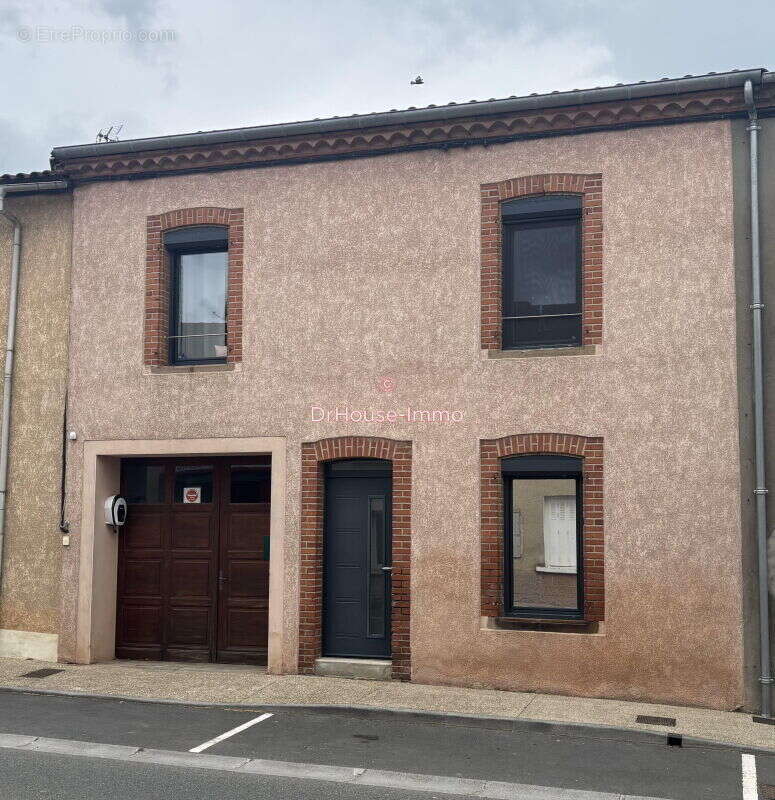 Maison à VILLEFRANCHE-D'ALBIGEOIS