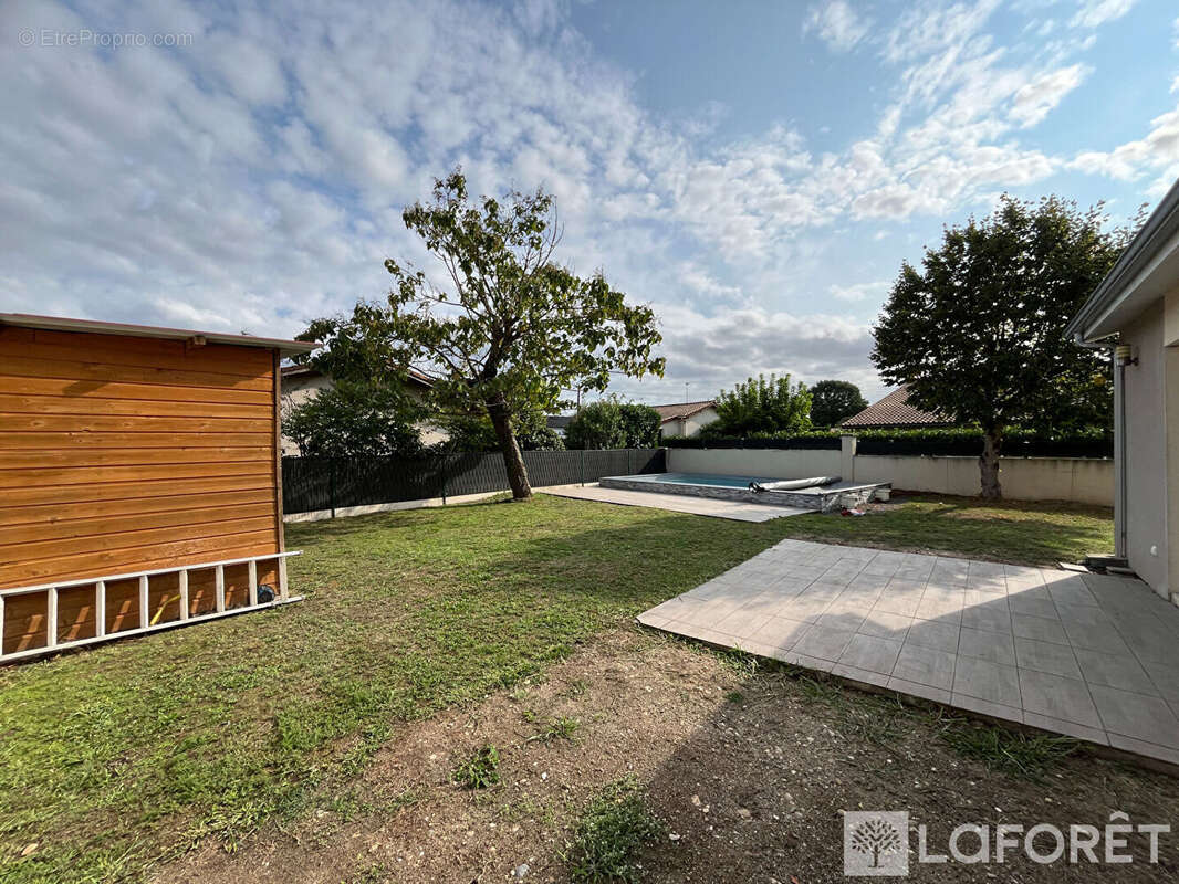 Maison à AMBARES-ET-LAGRAVE